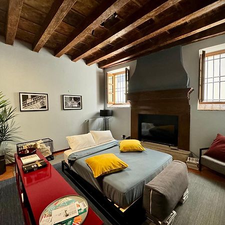 Dimora Legnazzi_A Gem In The Heart Of Brescia Apartment Exterior photo