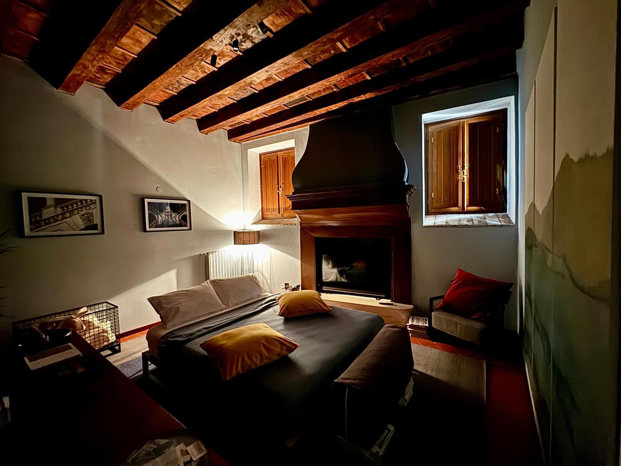 Dimora Legnazzi_A Gem In The Heart Of Brescia Apartment Exterior photo